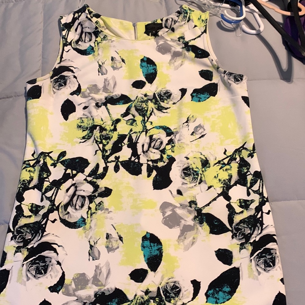 Sleeveless dress
